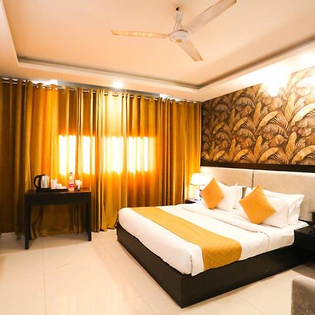 Hotel Aashiyana นิวเดลี ภายนอก รูปภาพ