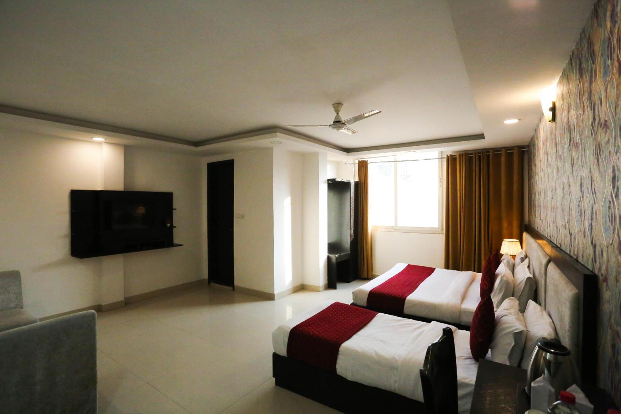 Hotel Aashiyana นิวเดลี ภายนอก รูปภาพ