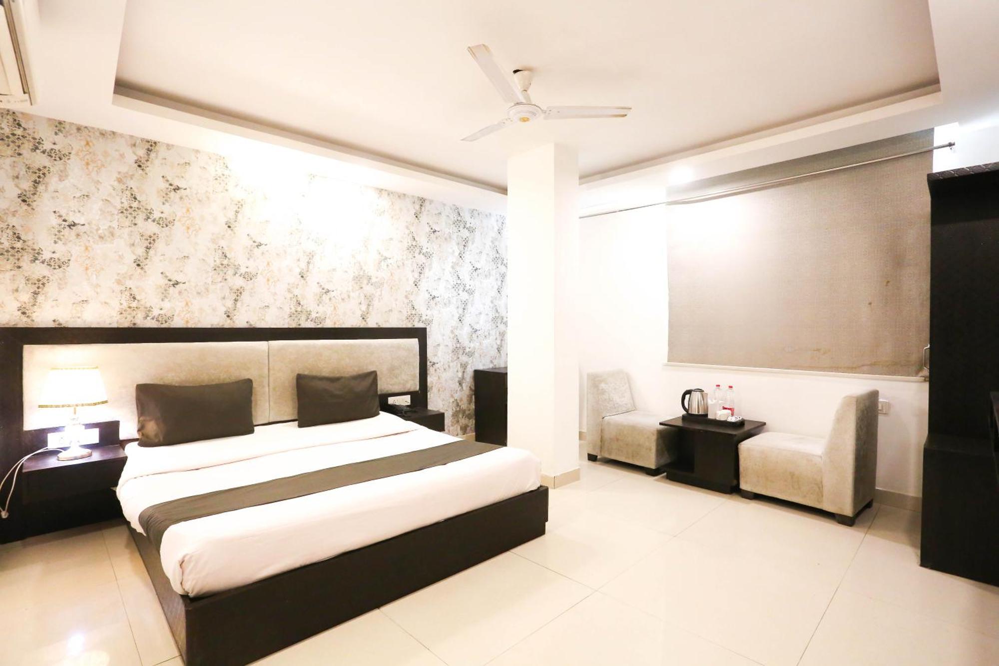 Hotel Aashiyana นิวเดลี ภายนอก รูปภาพ