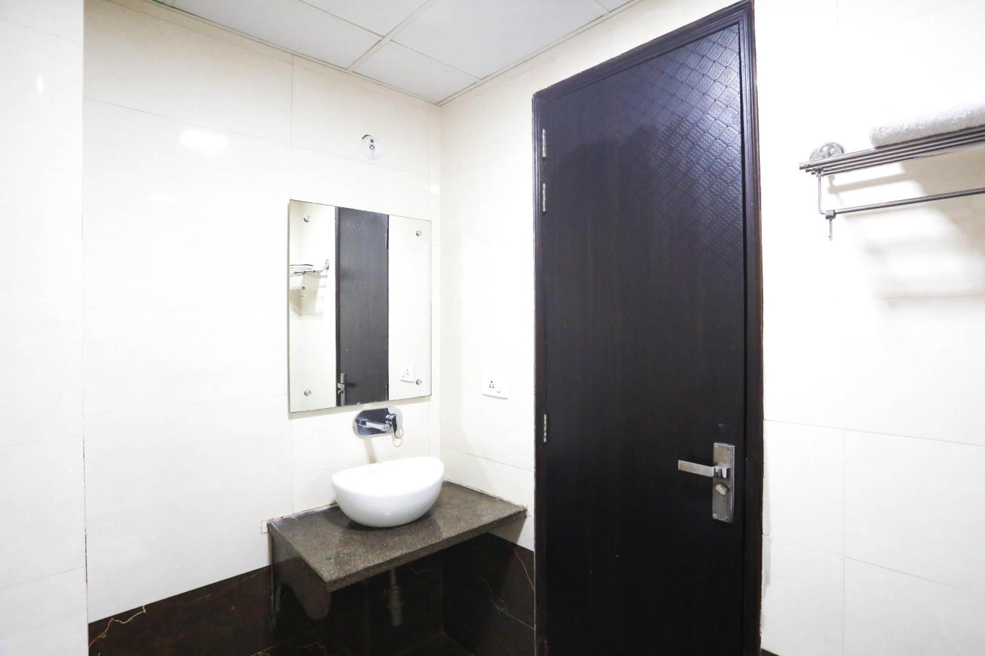 Hotel Aashiyana นิวเดลี ภายนอก รูปภาพ