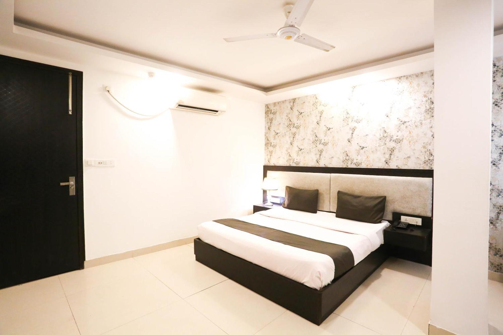Hotel Aashiyana นิวเดลี ภายนอก รูปภาพ