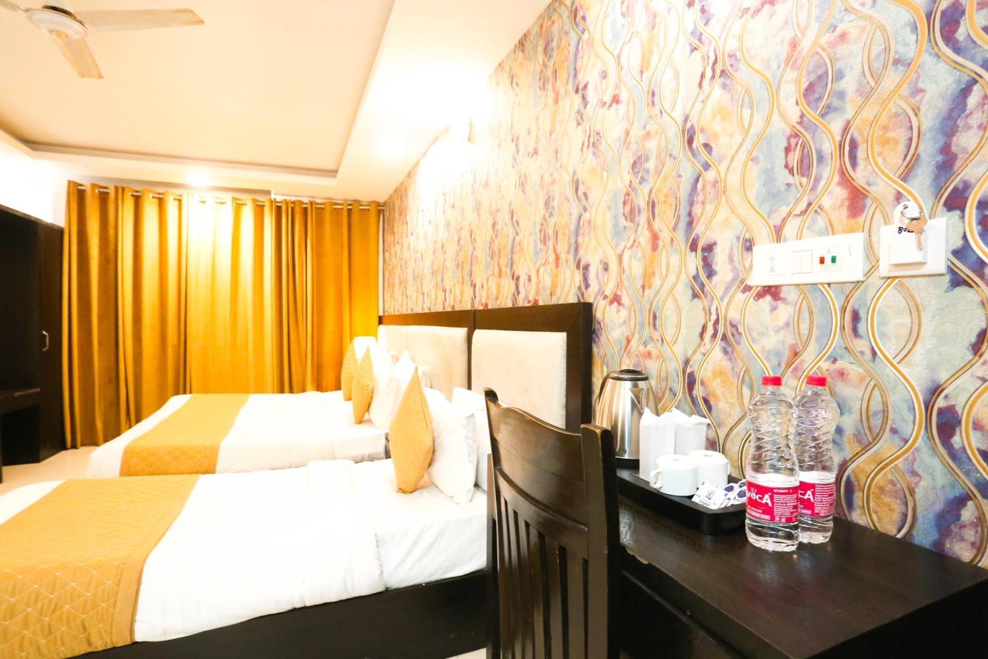 Hotel Aashiyana นิวเดลี ภายนอก รูปภาพ