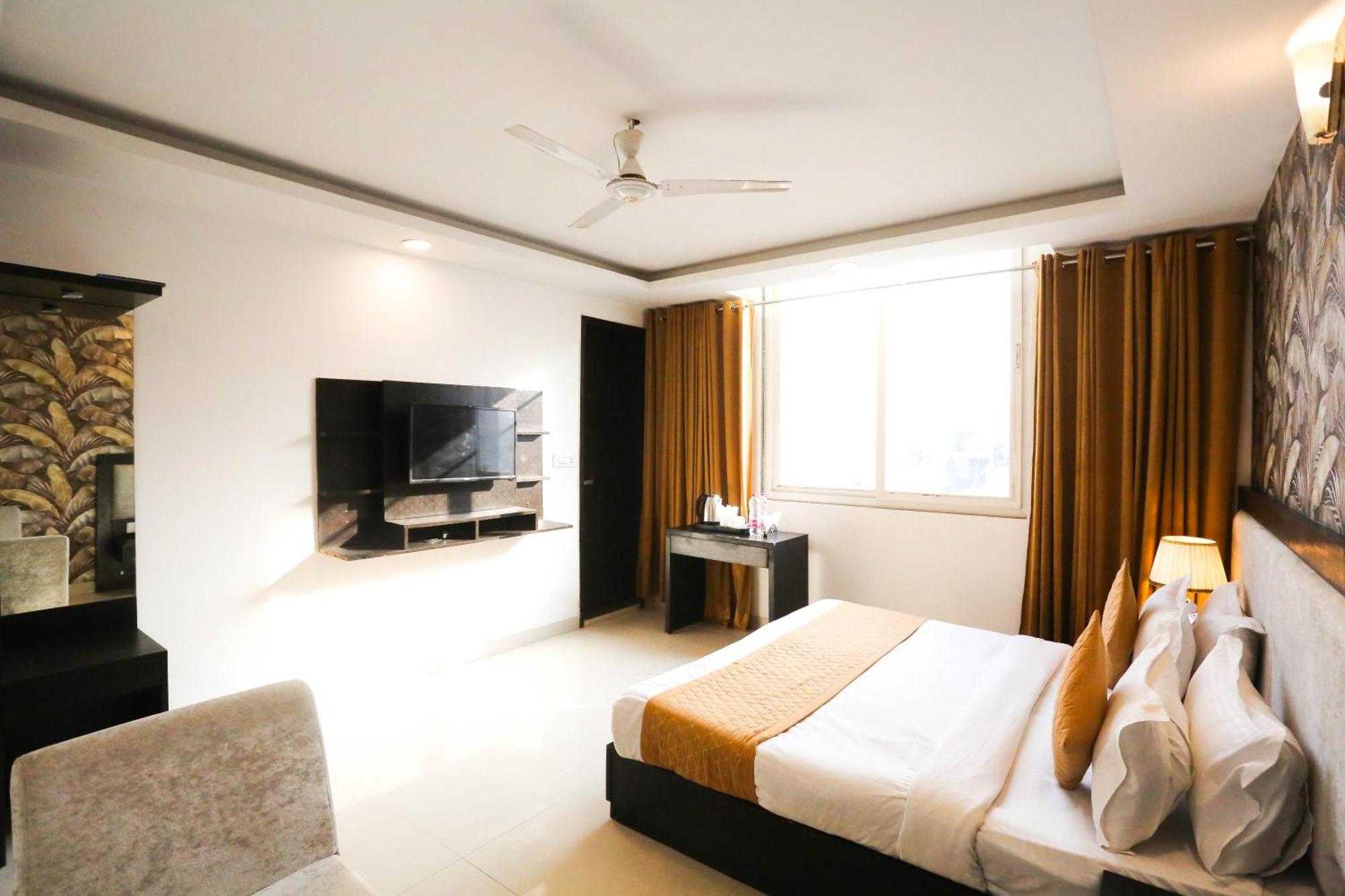 Hotel Aashiyana นิวเดลี ภายนอก รูปภาพ