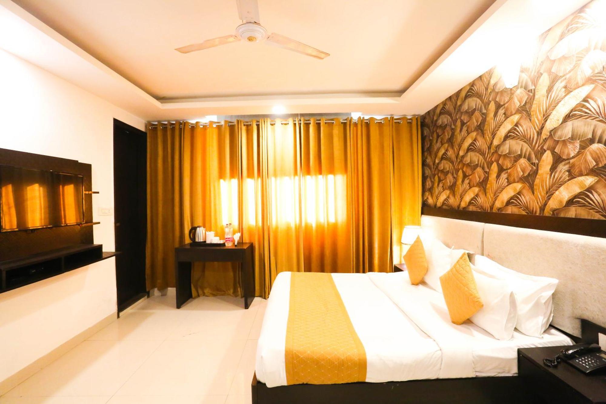 Hotel Aashiyana นิวเดลี ภายนอก รูปภาพ