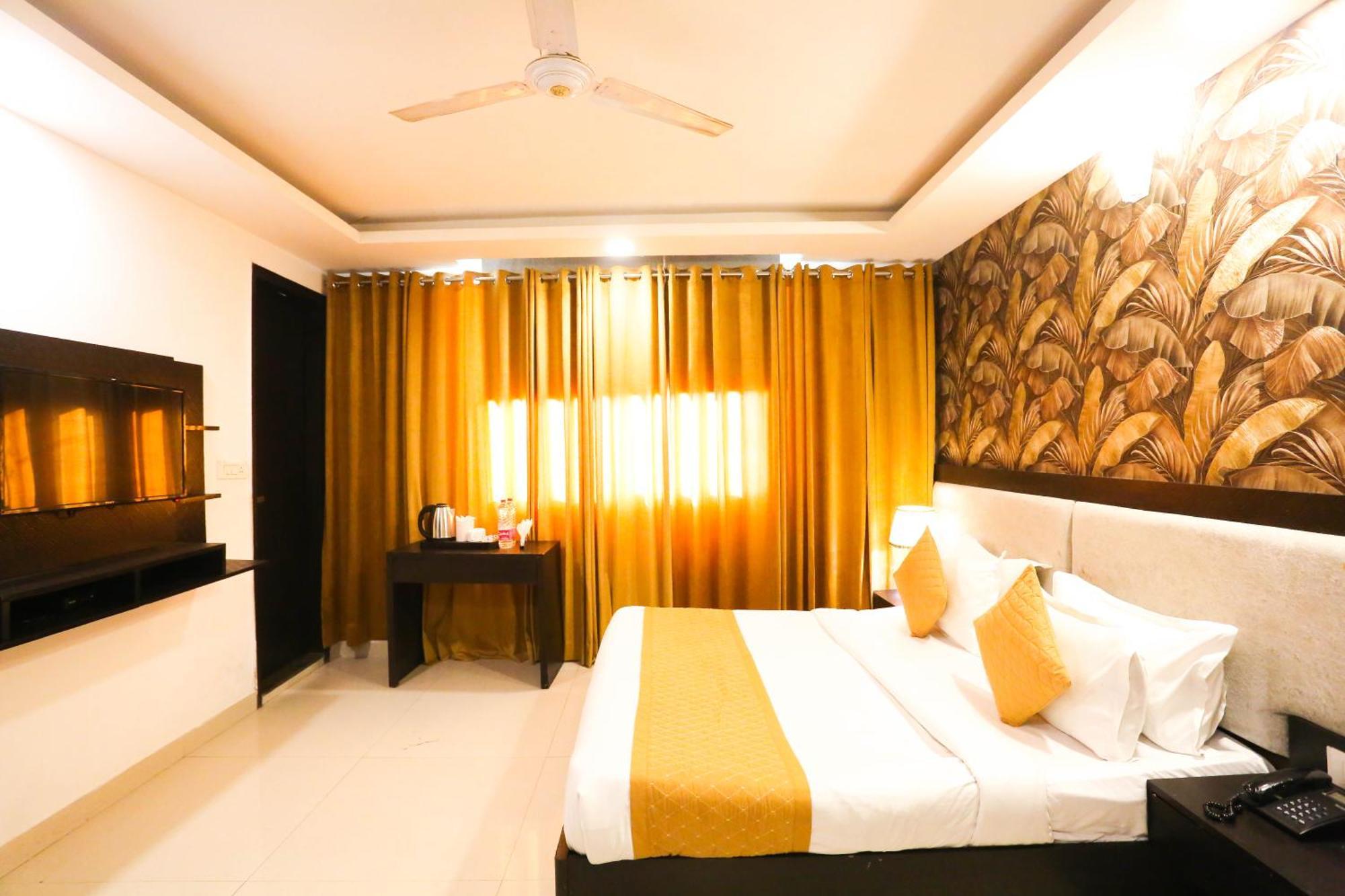 Hotel Aashiyana นิวเดลี ภายนอก รูปภาพ